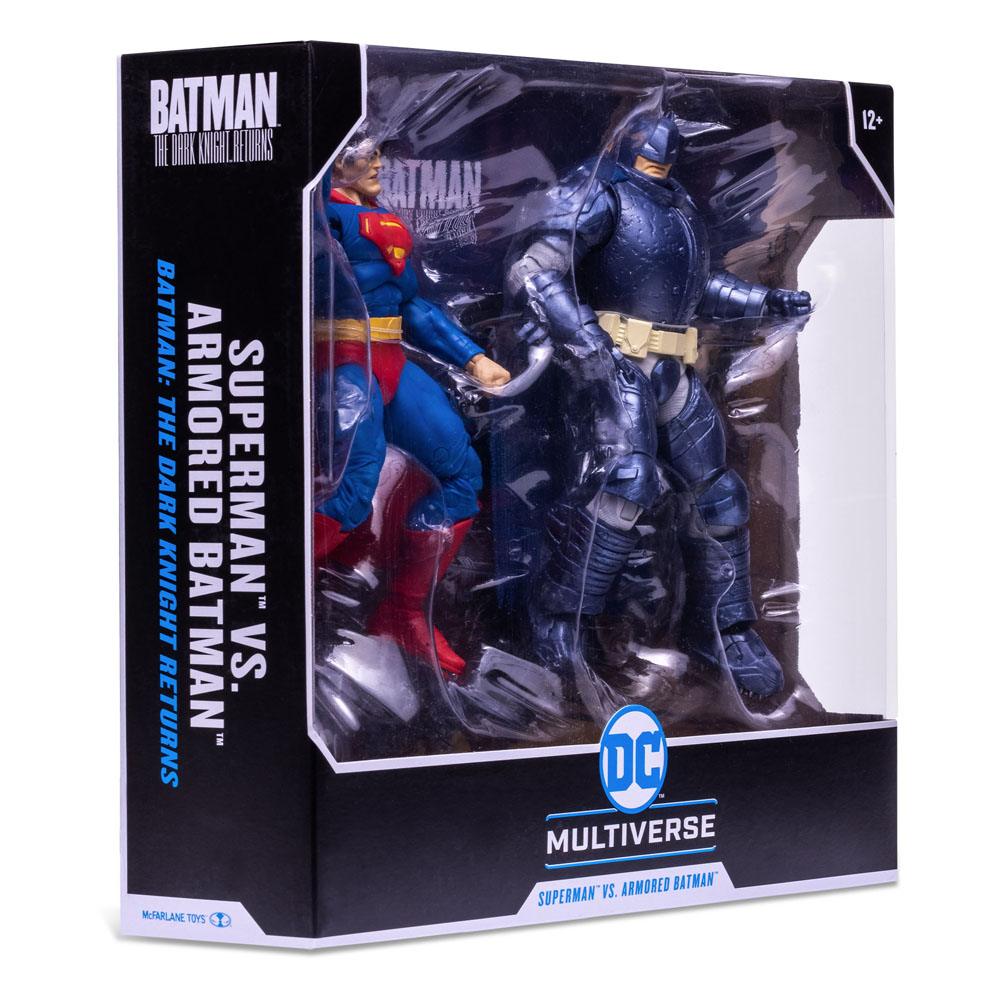 Superman vs. Armored Batman DC Actionfiguren Collector Multipack 18 cm - ein Kniepanzer von Batman abgefallen